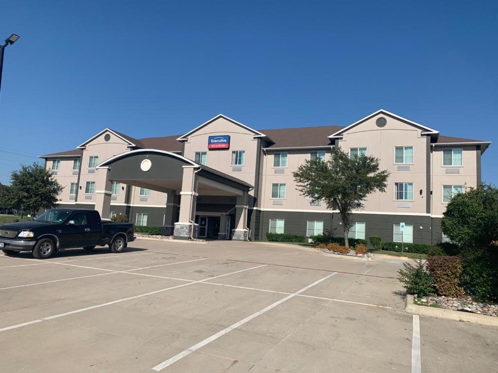 Executive Inn & Suites مارلن المظهر الخارجي الصورة