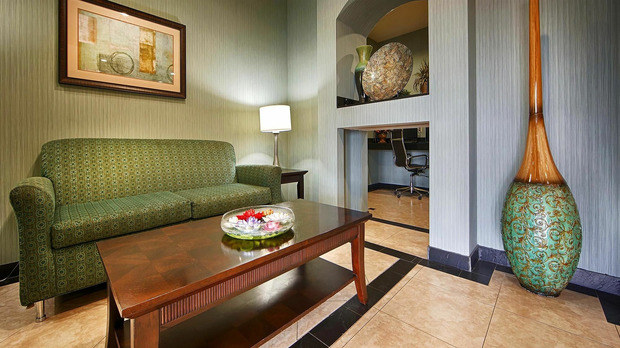 Executive Inn & Suites مارلن المظهر الخارجي الصورة